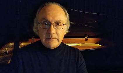 Hombre con la boca abierta

Descripci�n generada autom�ticamente con confianza media