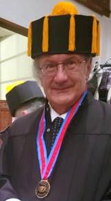 Hombre con sombrero

Descripci�n generada autom�ticamente