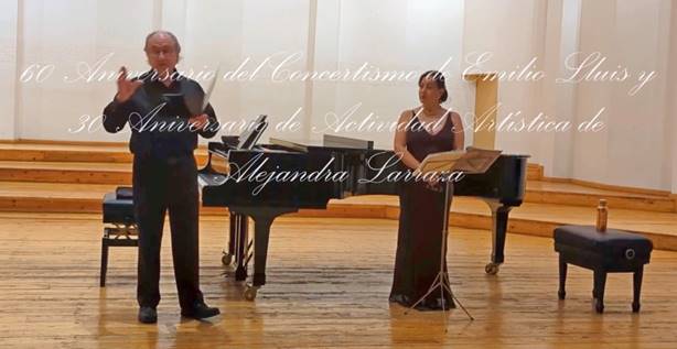 Imagen que contiene hombre, cuarto, parado, mujer

Descripci�n generada autom�ticamente